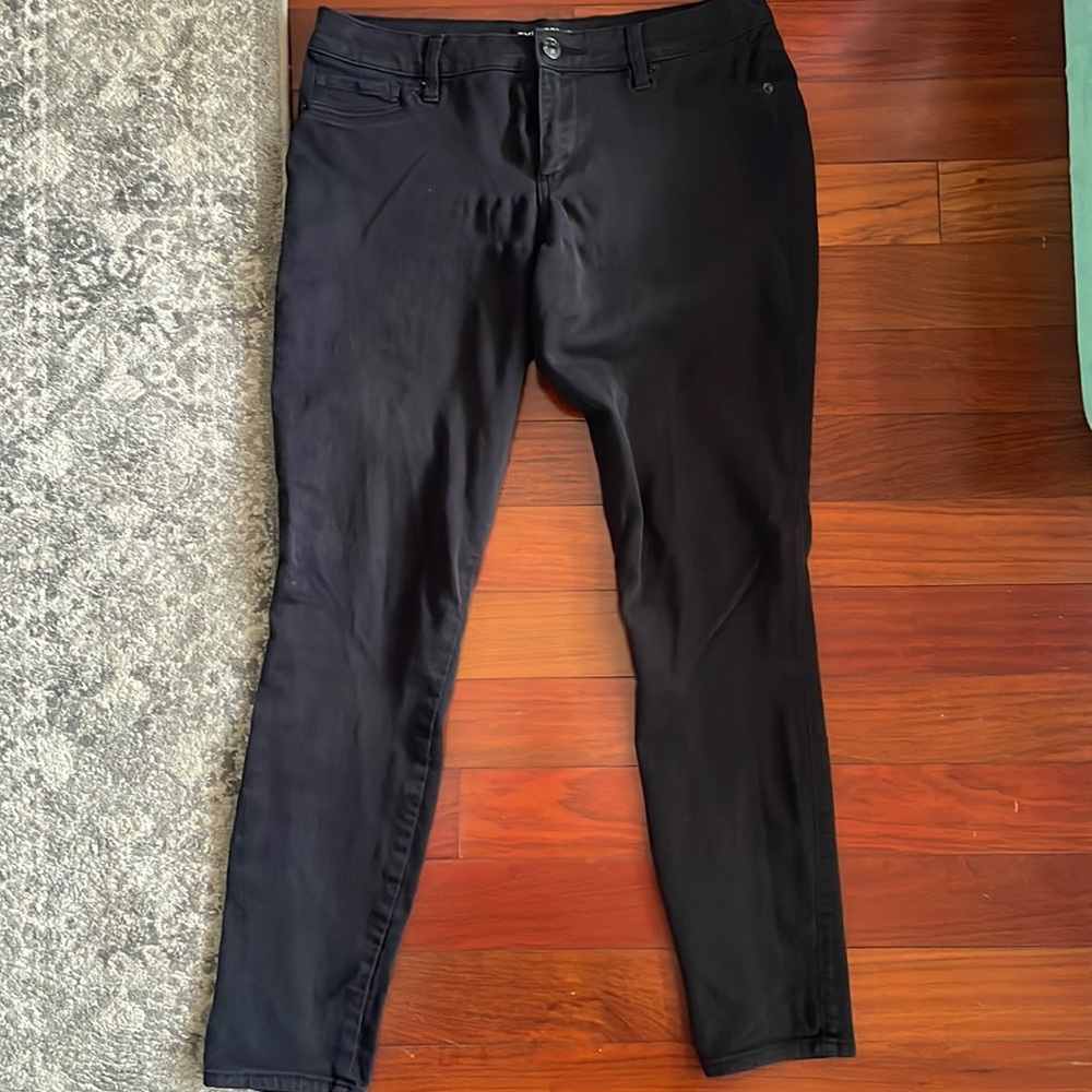 Express Black Leggings. Low Rise. Extreme Stretch. Size 12R.